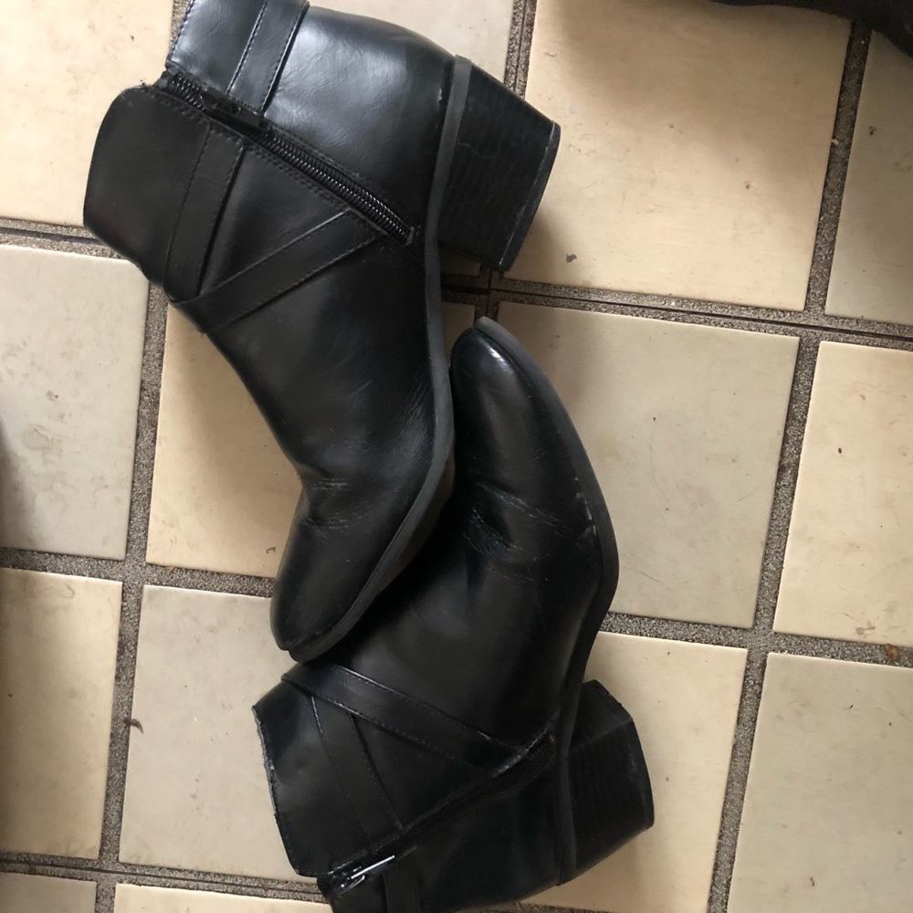 Boots - Picture 5 of 6